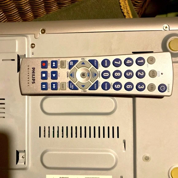 Philips DVD player w remote control